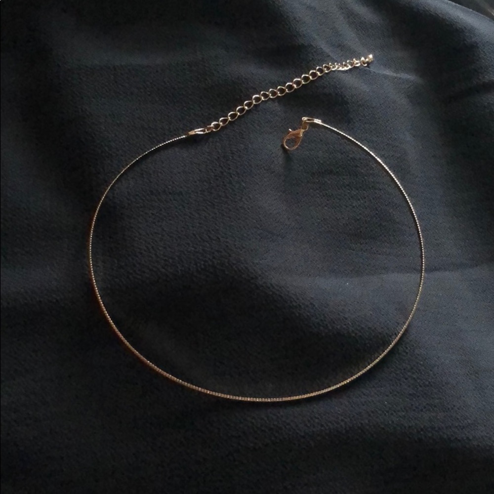 Gold choker solid circle never worn